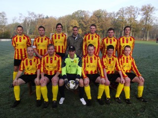 Foto s voetbal 2e en 4e 003
